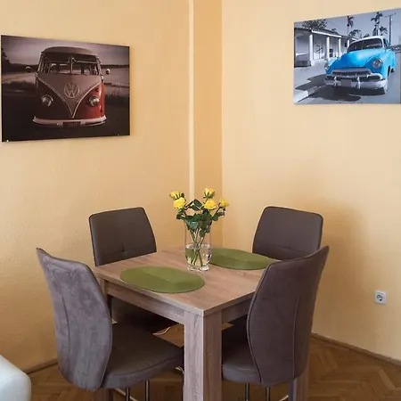 Апартаменты Rebecca Next To Synagogue *